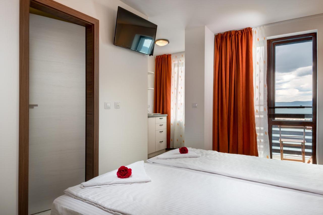 Panorama Blue Family Hotel And Free Parking Несебр Экстерьер фото