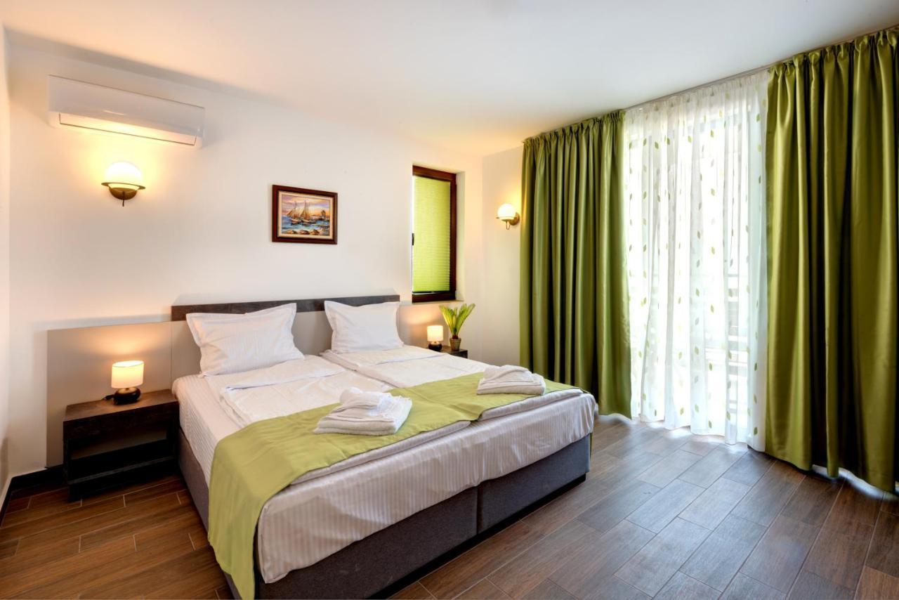 Panorama Blue Family Hotel And Free Parking Несебр Экстерьер фото